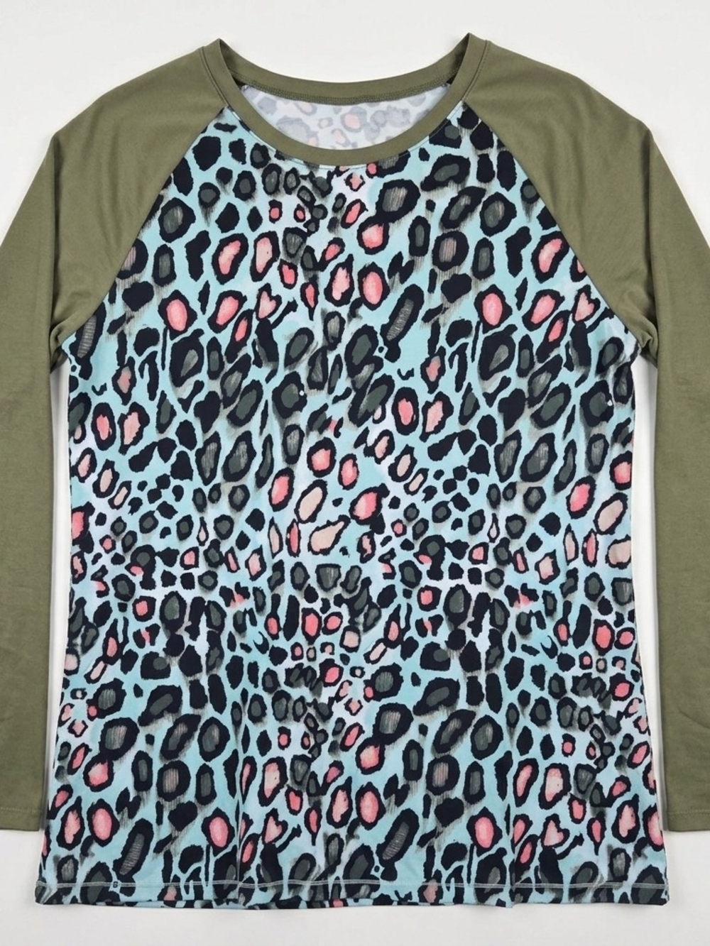 Reel Legends SPF Olive Raglan Sleeve Blue and Pink Leopard Top Women's XL #72
